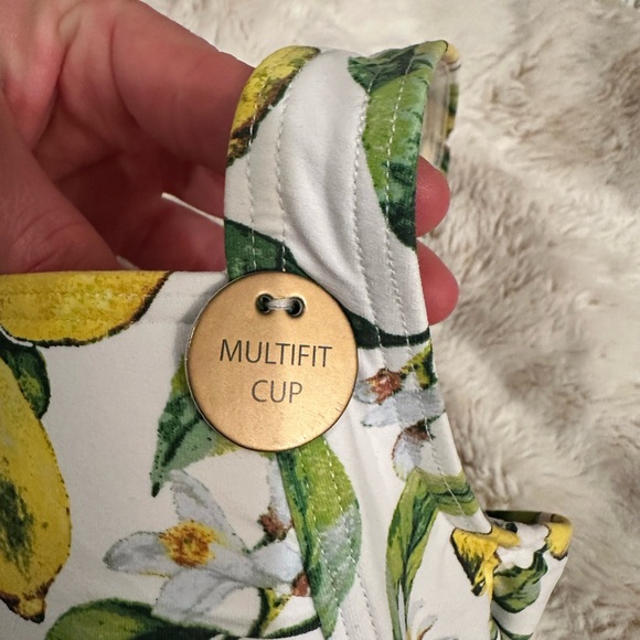 Nip Tuck Joanne One Piece Swimsuits- Size 6 - Picture 4 of 15